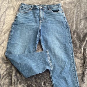 American Eagle Mom Jean